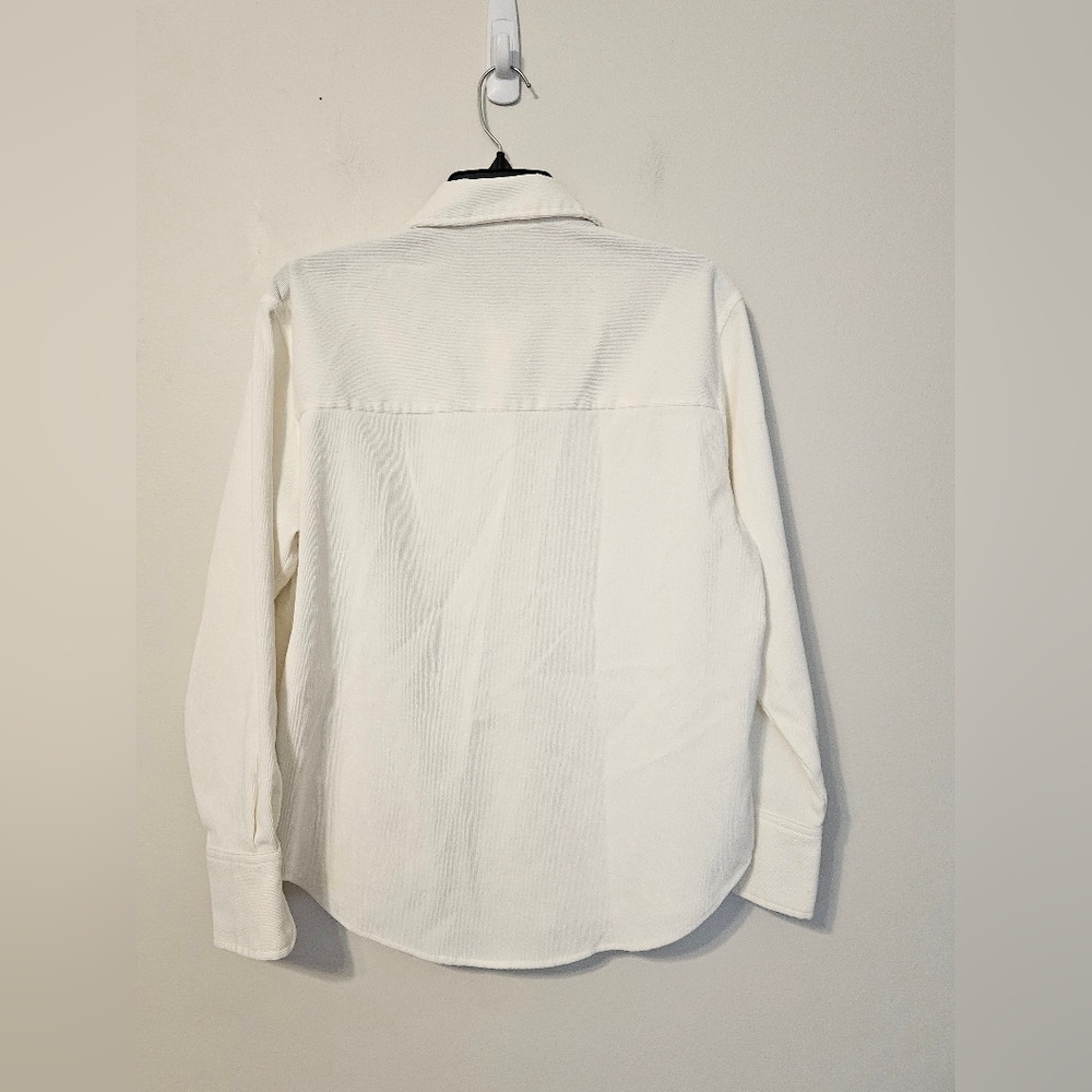 Zara button-up shirt with long sleeves and a single chest pocket - Picture 9 of 9